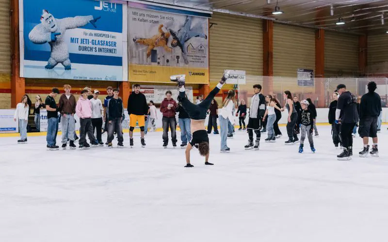 Eislaufen in der Eissporthalle Troisdorf