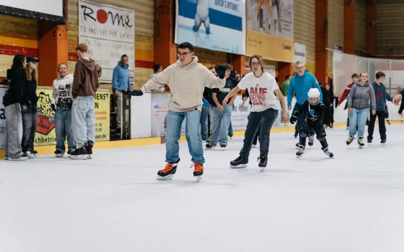 Eislaufen in der Eissporthalle Troisdorf