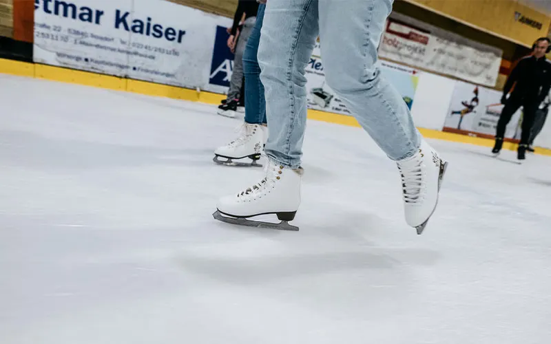 Eislaufen in der Eissporthalle Troisdorf