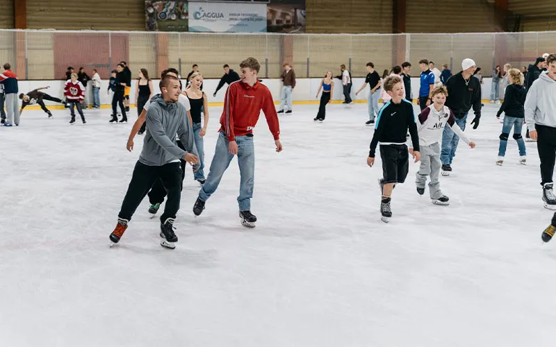 Eislaufen in der Eissporthalle Troisdorf