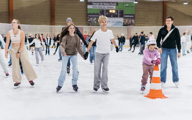 Eislaufen in der Eissporthalle Troisdorf