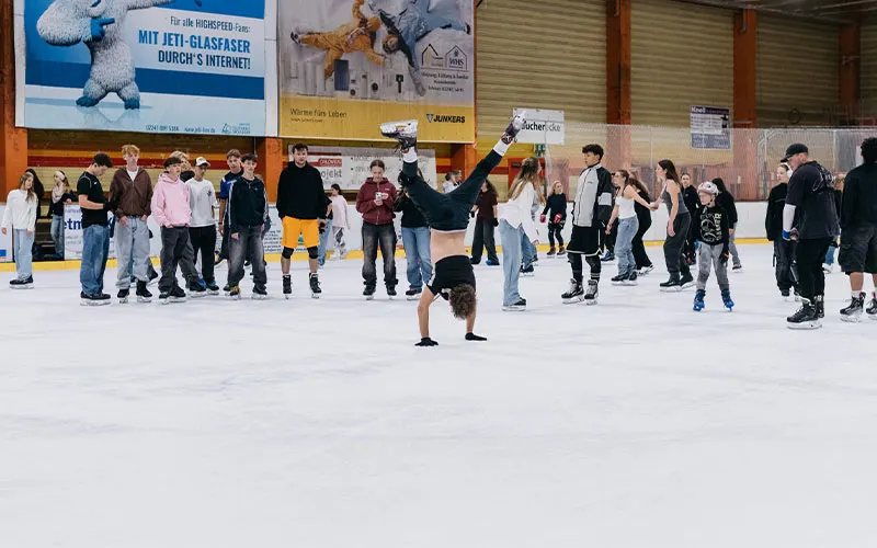 Eislaufen in der Eissporthalle Troisdorf